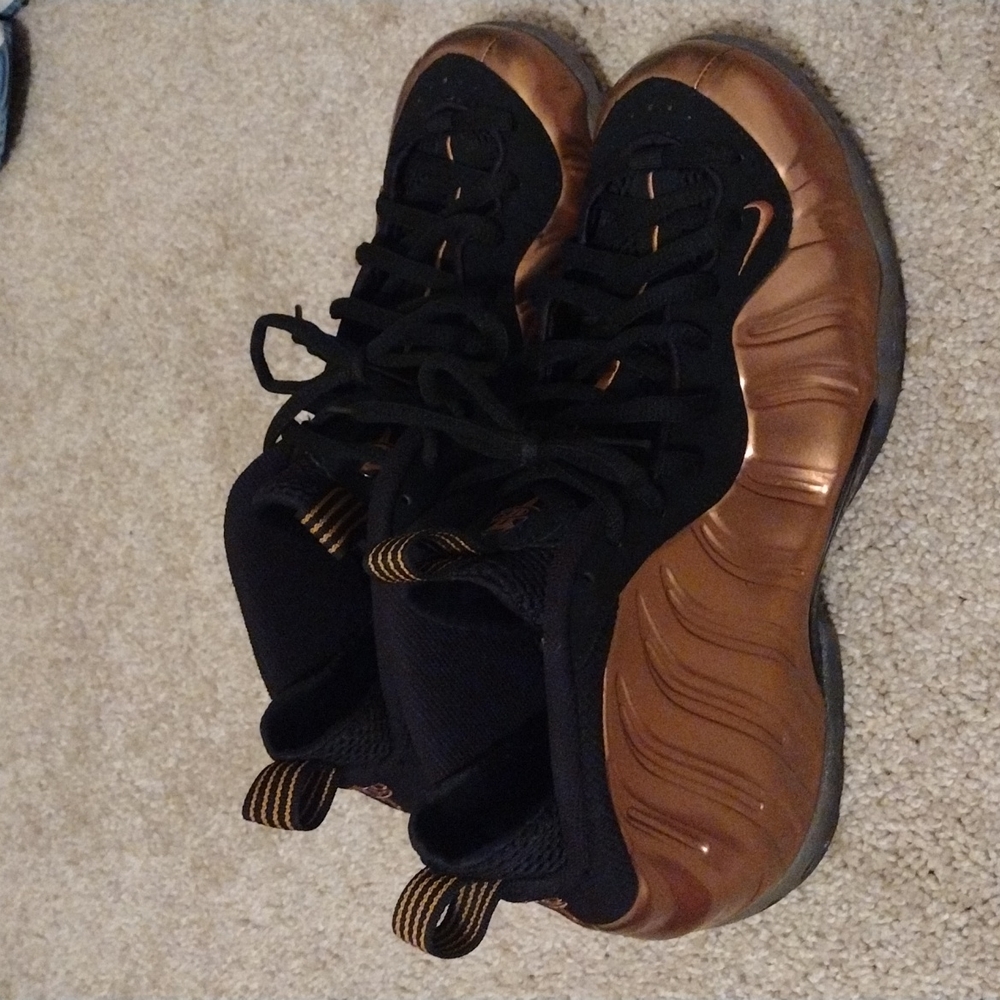 Shoes - Picture 2 of 4
